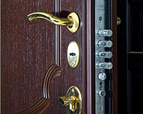 Замена замка на металлической двери Legran в Петрозаводске